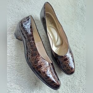 Soft Style Tortoiseshell Low Heel Shoes